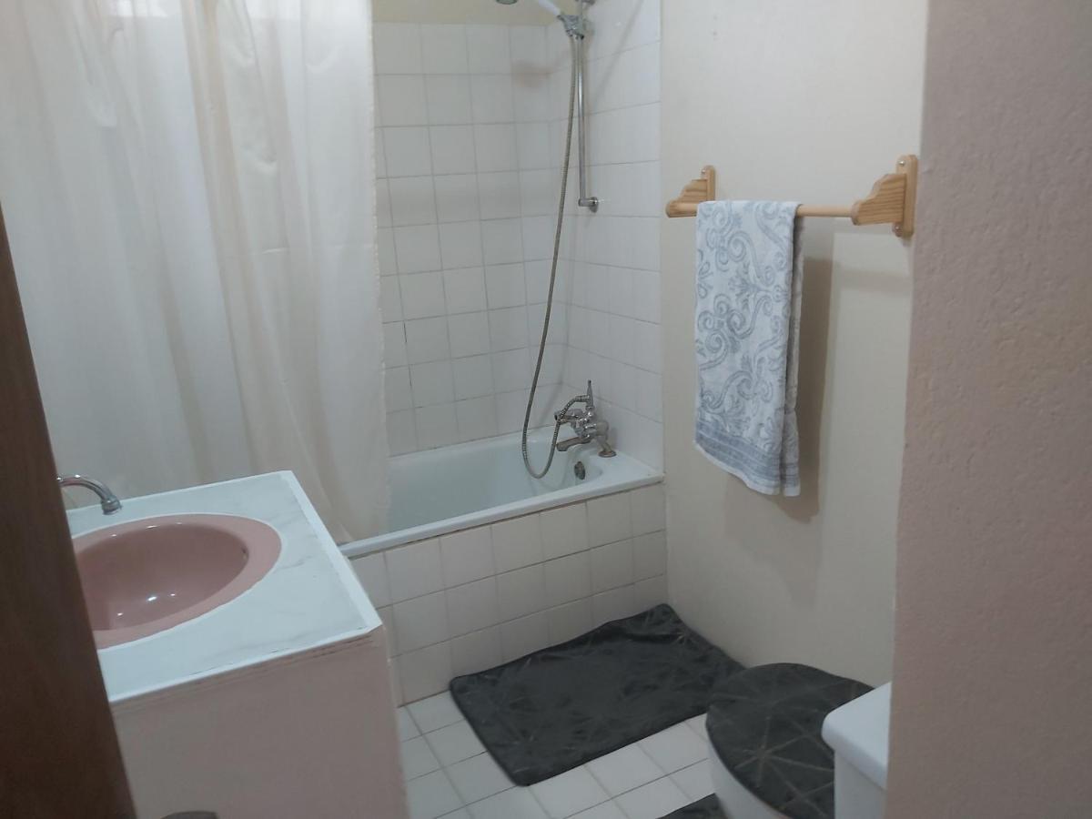 Ocean View Apartments บริดจ์ทาวน์ ภายนอก รูปภาพ