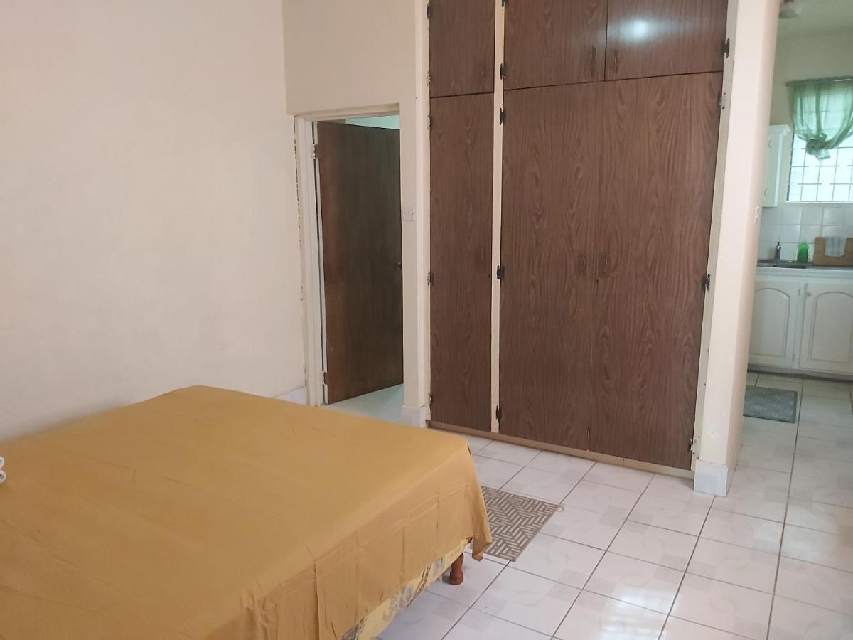 Ocean View Apartments บริดจ์ทาวน์ ภายนอก รูปภาพ
