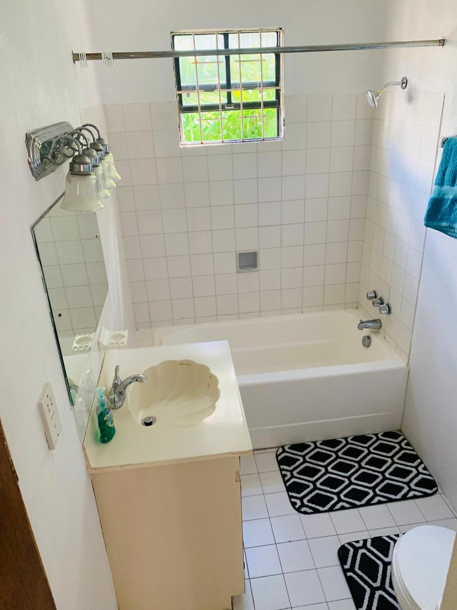 Ocean View Apartments บริดจ์ทาวน์ ภายนอก รูปภาพ
