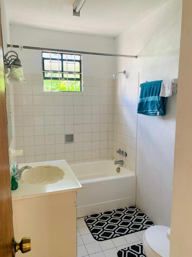Ocean View Apartments บริดจ์ทาวน์ ภายนอก รูปภาพ
