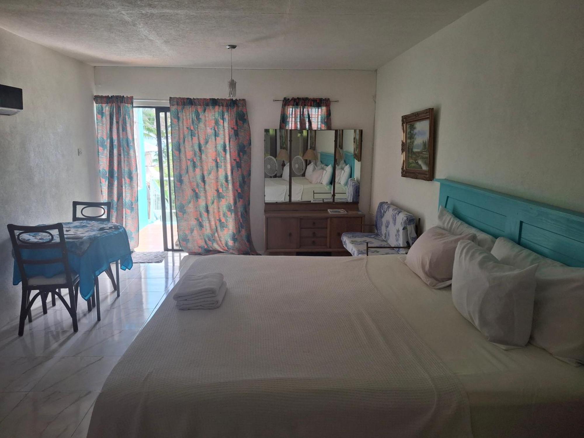Ocean View Apartments บริดจ์ทาวน์ ภายนอก รูปภาพ