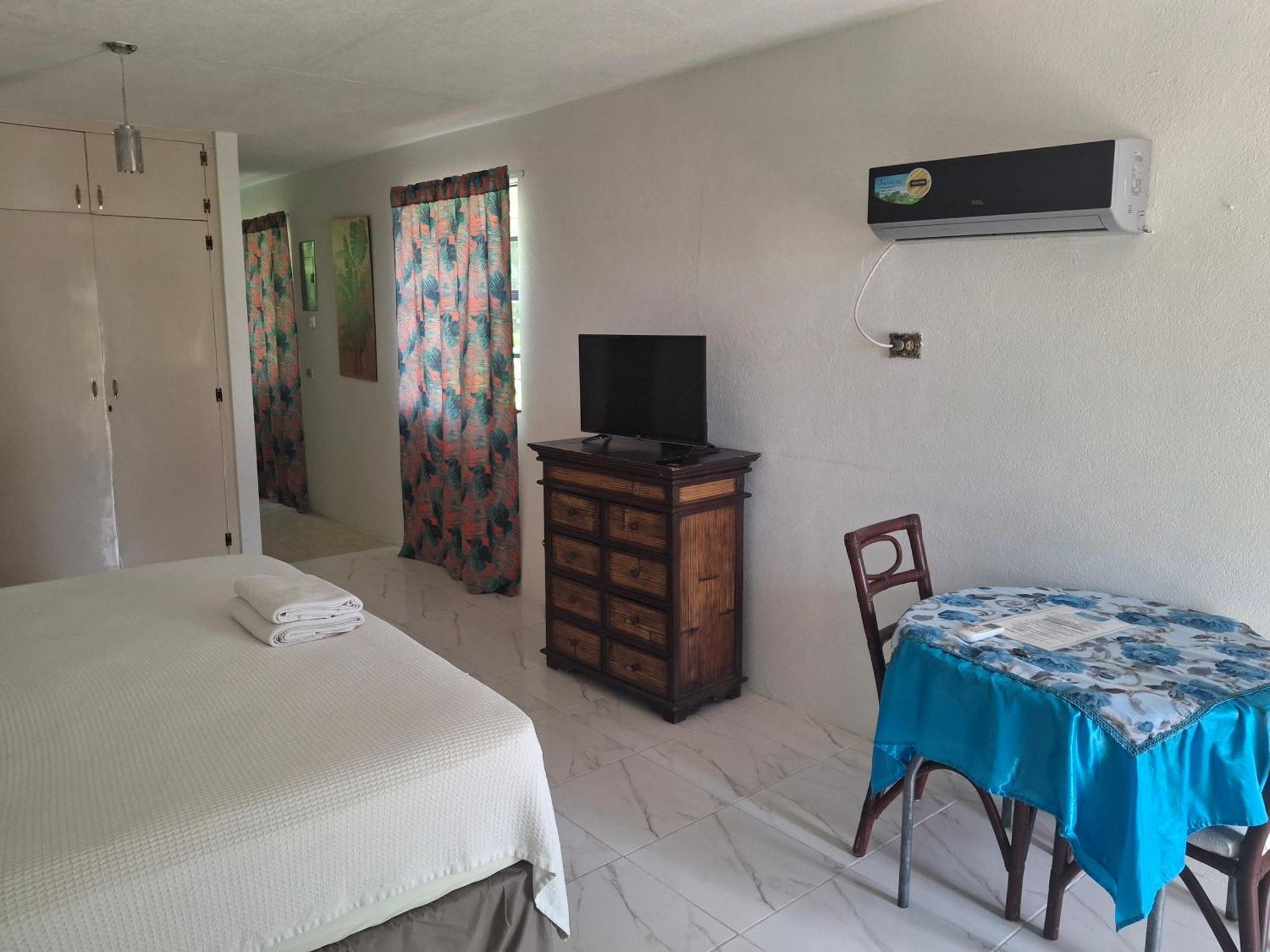 Ocean View Apartments บริดจ์ทาวน์ ภายนอก รูปภาพ